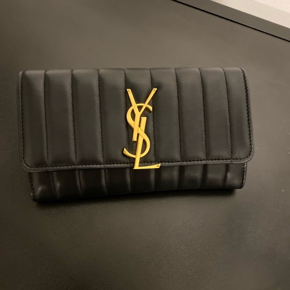Yves Saint Laurent Vicky Quilted Large Wallet - Picture 2 of 15
